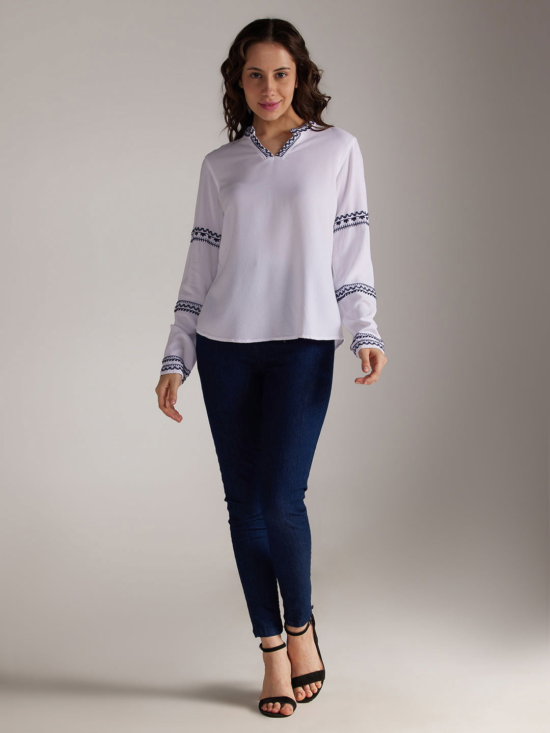 Identiti Women Solid Indo Western Embroidered Tunic - White.