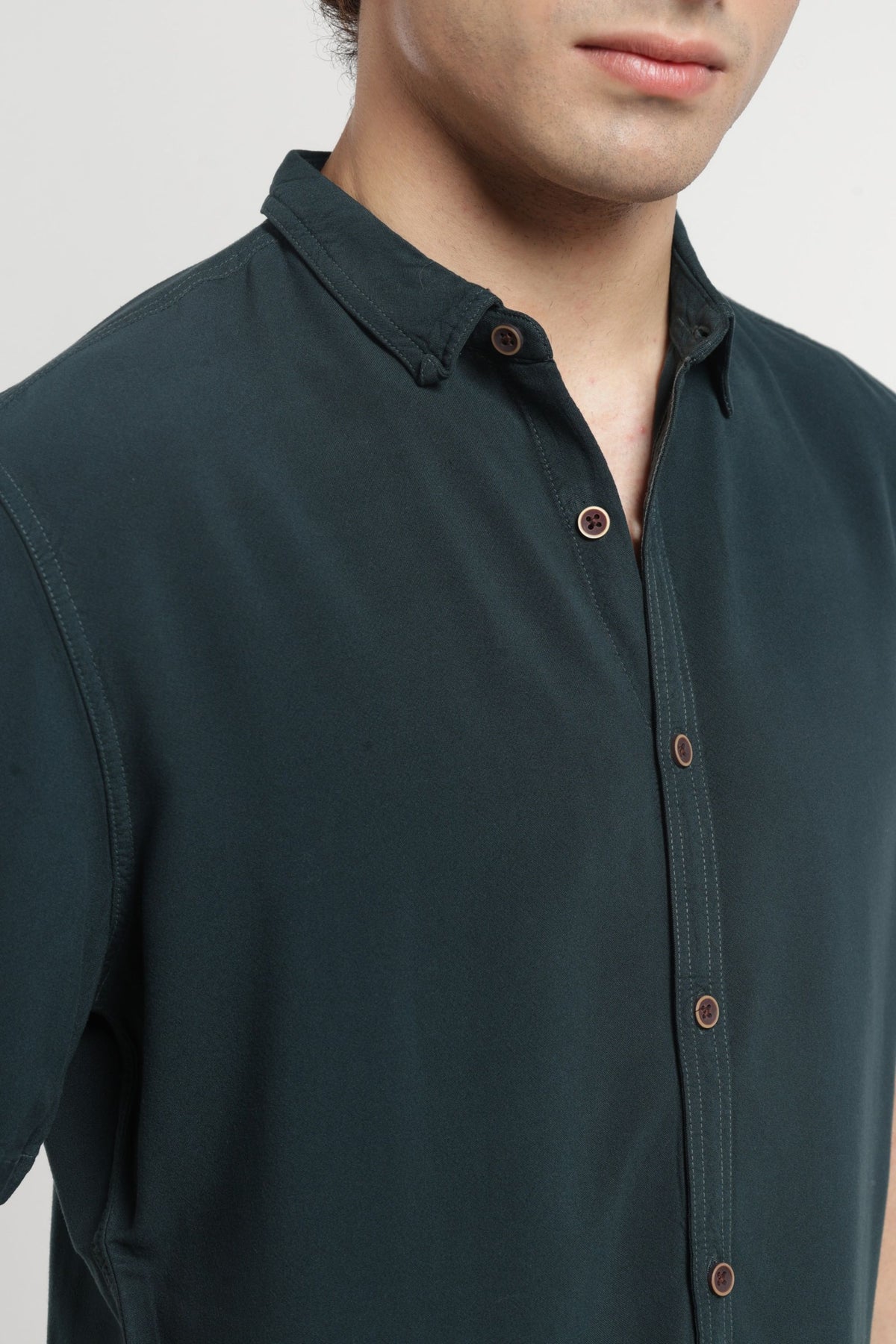 Regular Collar Half Sleeves Solid Shirt in Bottle green