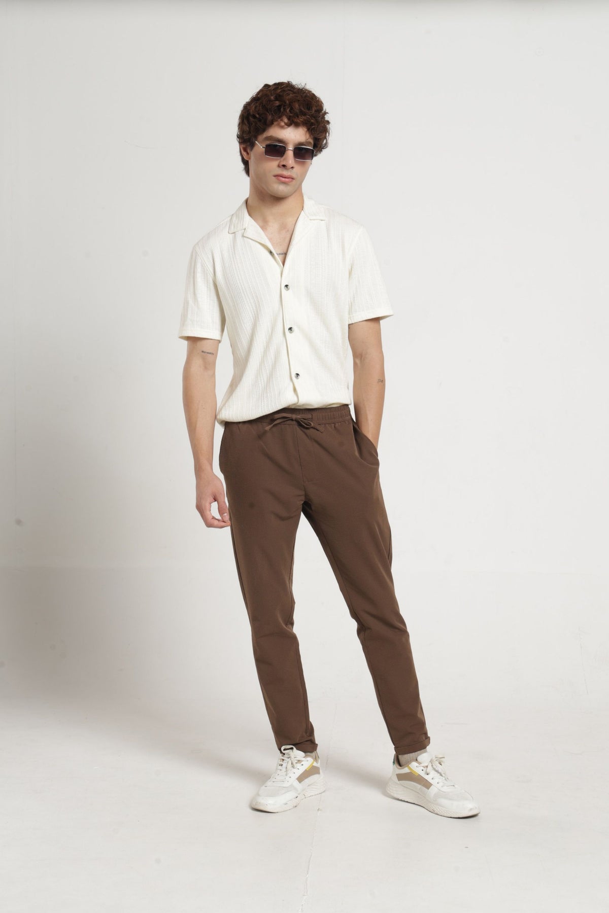 Non Denim Solid dobby Jogger In Brown