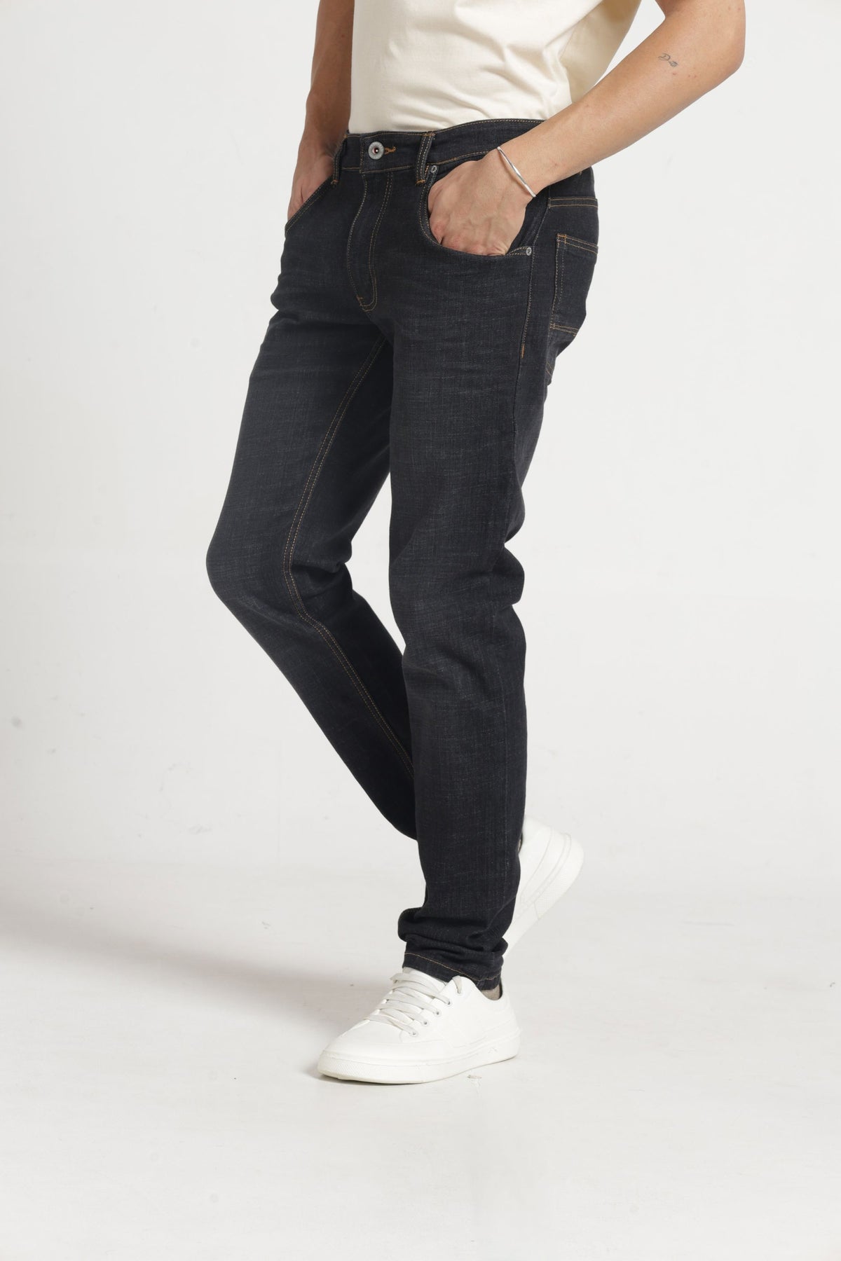 Twill Lycra Slim Fit Denim In Black