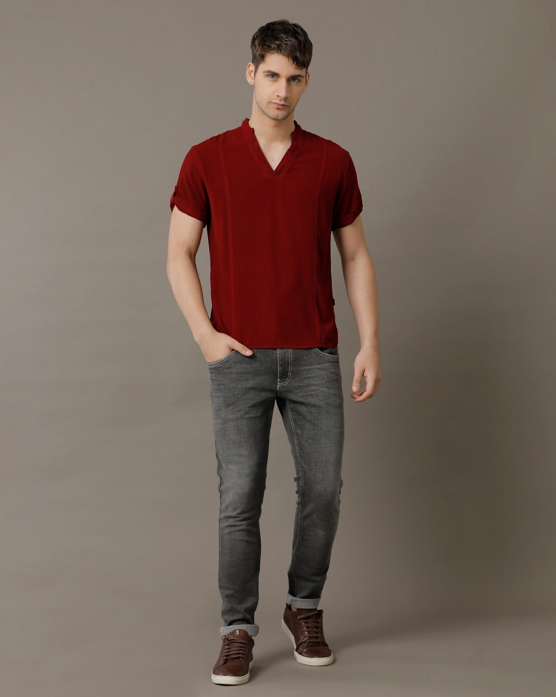 IDENTITI Men Slim Fit Mandarin Collar Solid Shirt In Maroon.