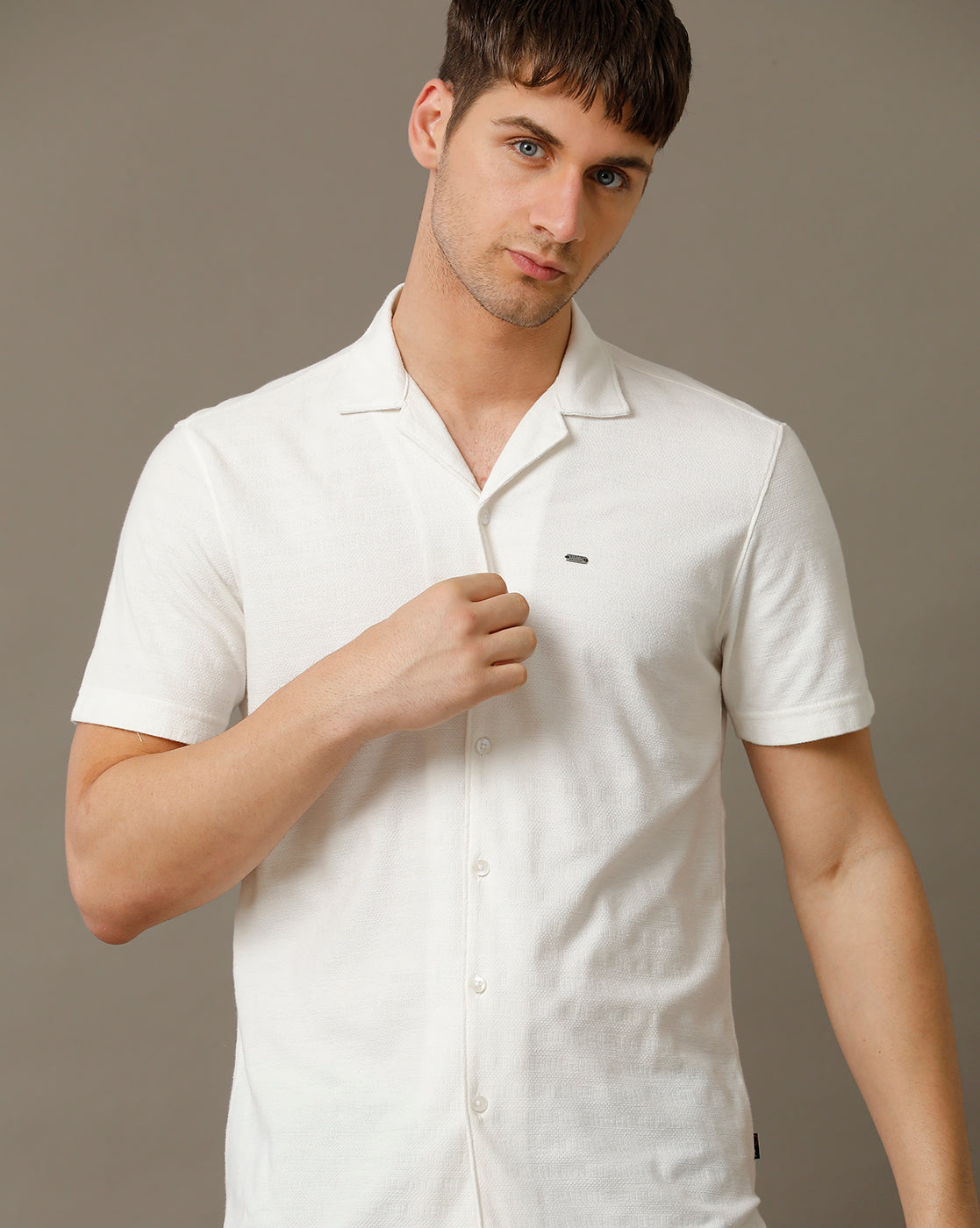 IDENTITI Men Slim Fit Cuban Collar Solid Shirt In White.