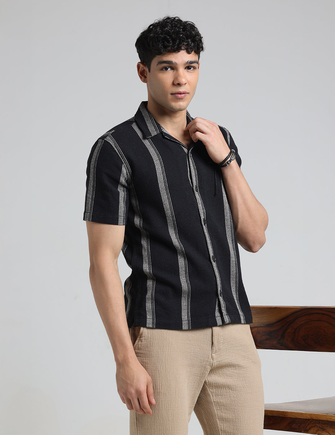 IDENTITI Men Slim Fit Lapel Collar Striped Shirt In Black.