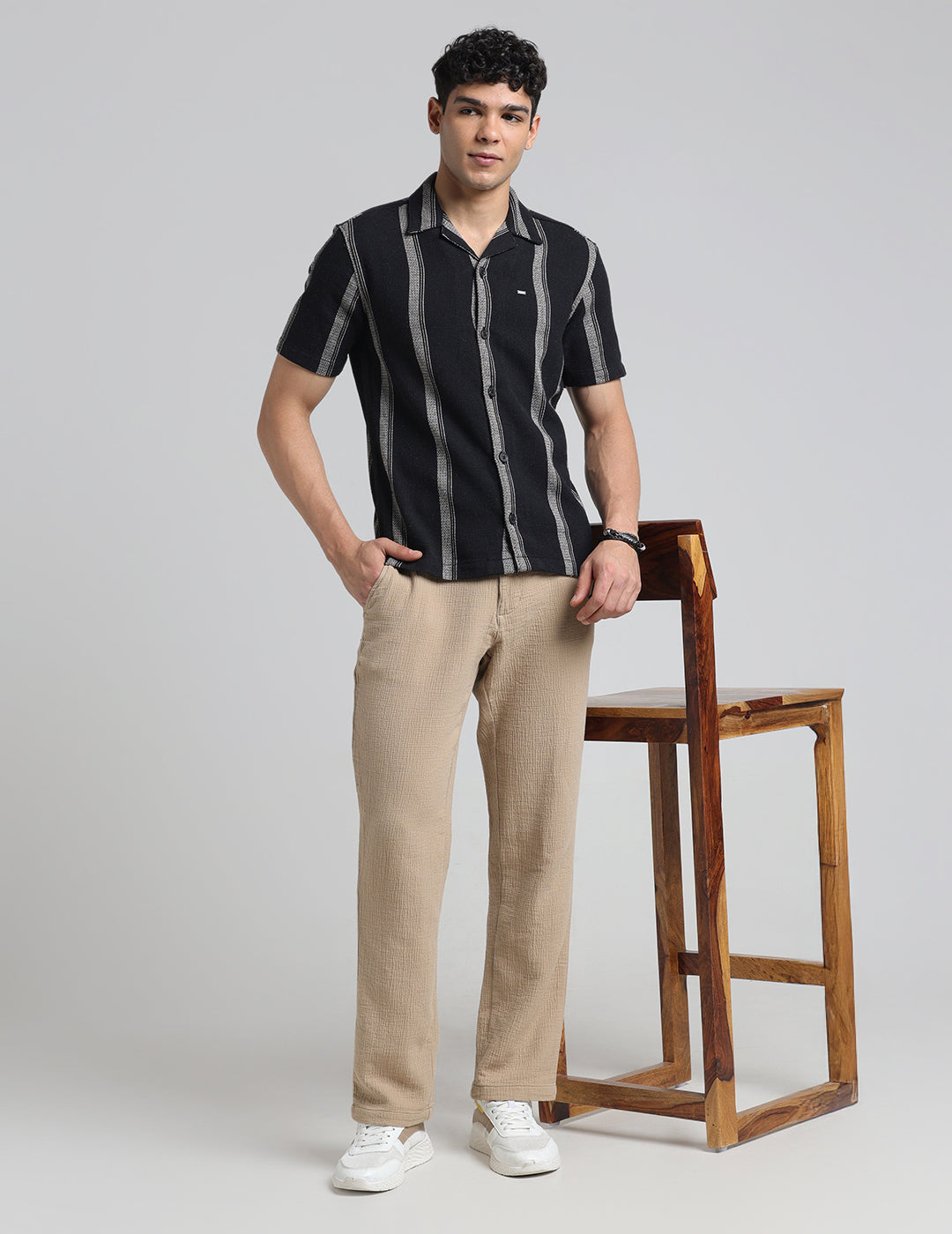 IDENTITI Men Slim Fit Lapel Collar Striped Shirt In Black.