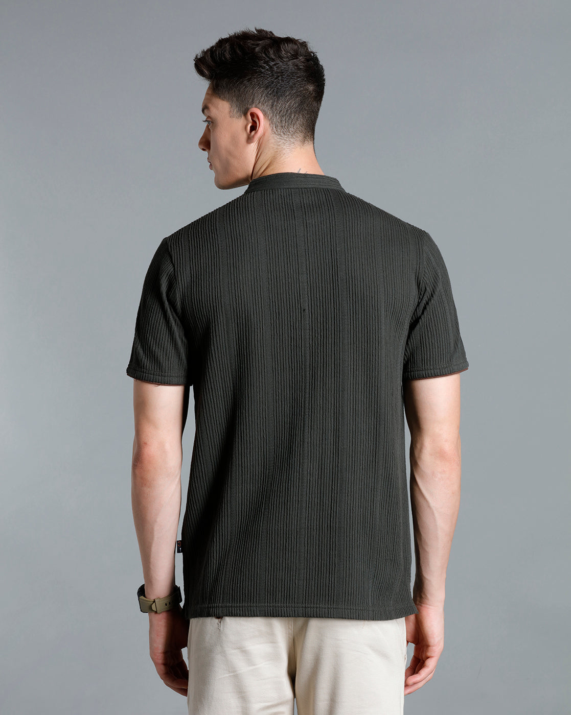 IDENTITI Men Slim Fit Mandarin Collar Solid T-Shirt In Olive green