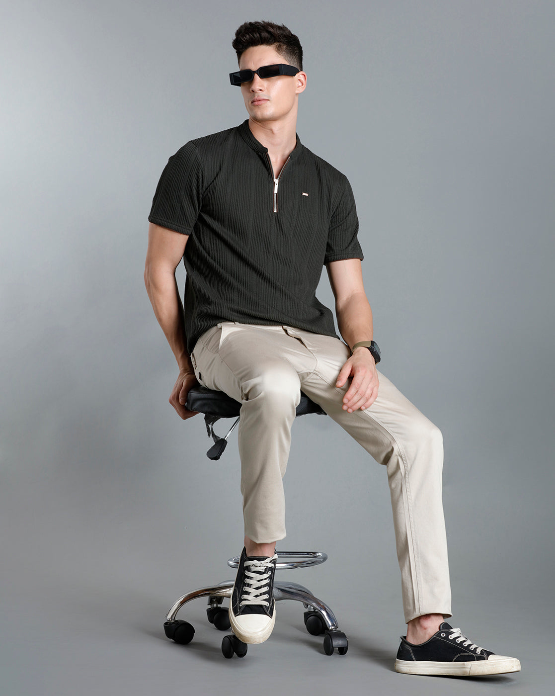 IDENTITI Men Slim Fit Mandarin Collar Solid T-Shirt In Olive green