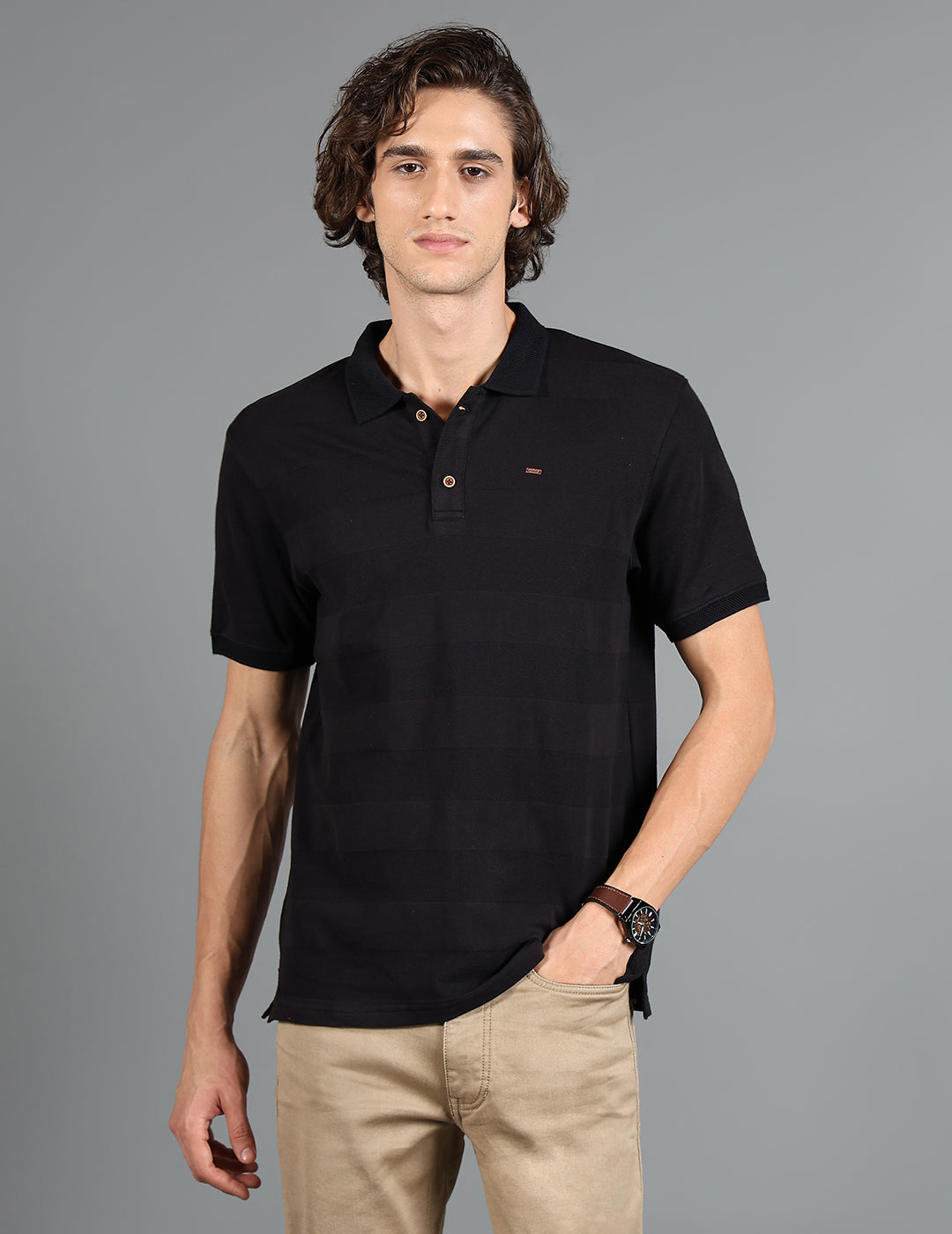 IDENTITI Men Slim Fit Regular Collar Solid T-Shirt In Black.