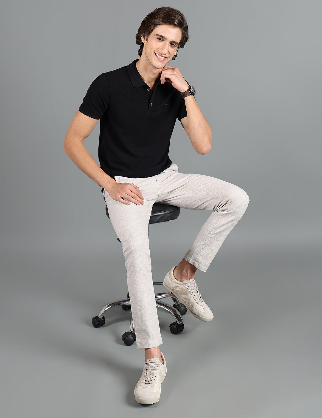 IDENTITI Men Slim Fit Regular Collar Solid T-Shirt In Black.