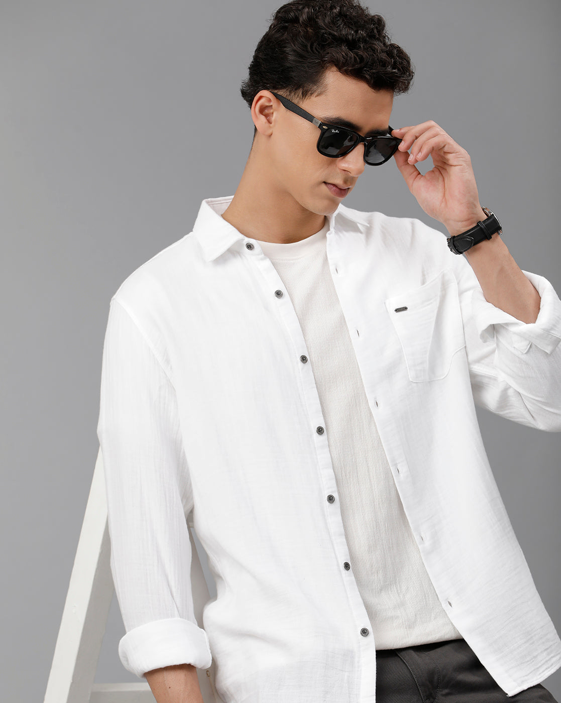 IDENTITI Men Slim Fit Regular Collar Solid Shirt In White.