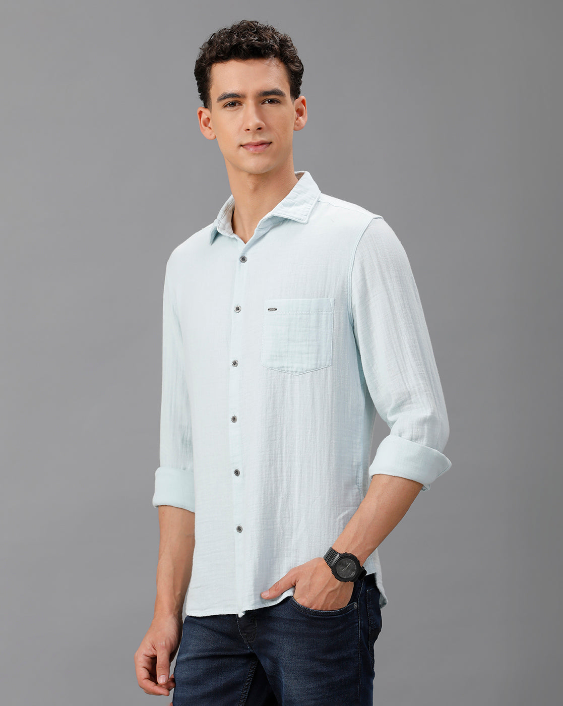 IDENTITI Men Slim Fit Regular Collar Solid Shirt In Powder Blue.