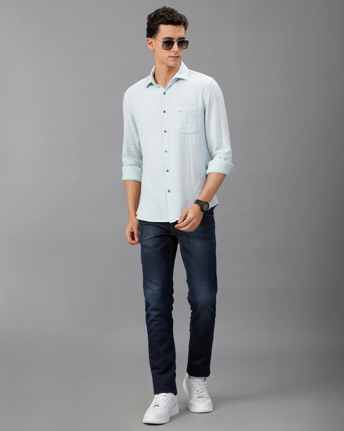 IDENTITI Men Slim Fit Regular Collar Solid Shirt In Powder Blue.