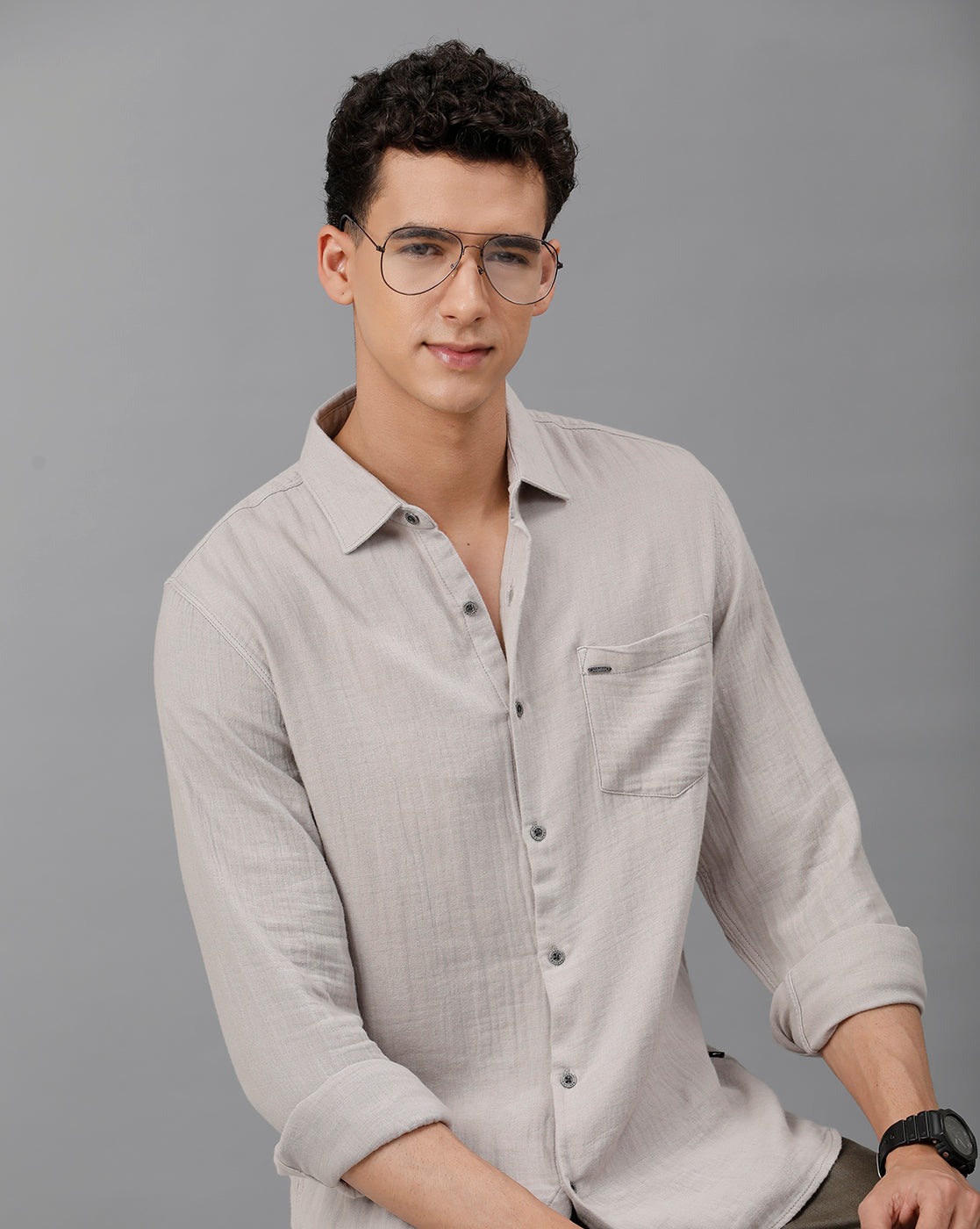 IDENTITI Men Slim Fit Regular Collar Solid Shirt In Grey.