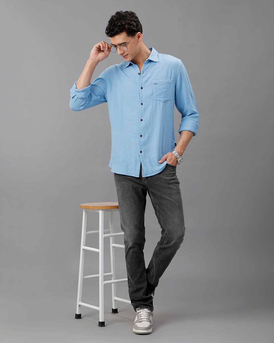 IDENTITI Men Slim Fit Regular Collar Solid Shirt In Ocean Blue.