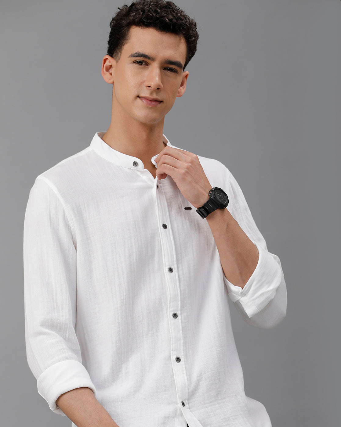 IDENTITI Men Slim Fit Mandarin Collar Solid Shirt In White.