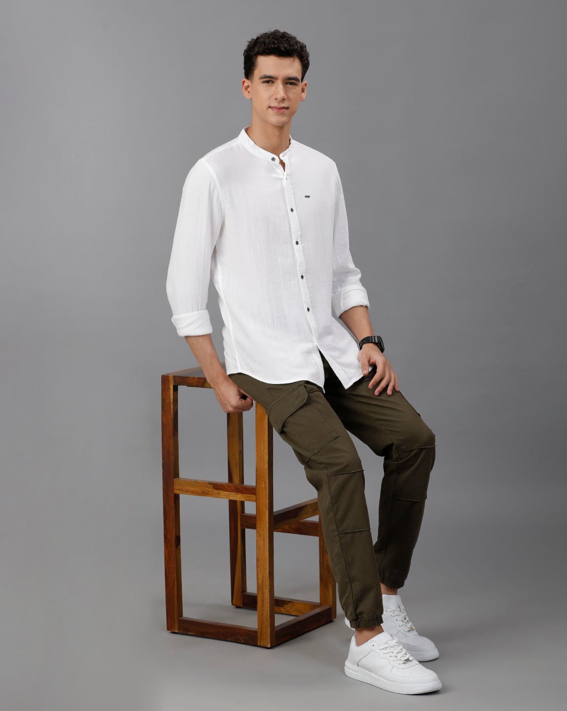 IDENTITI Men Slim Fit Mandarin Collar Solid Shirt In White.