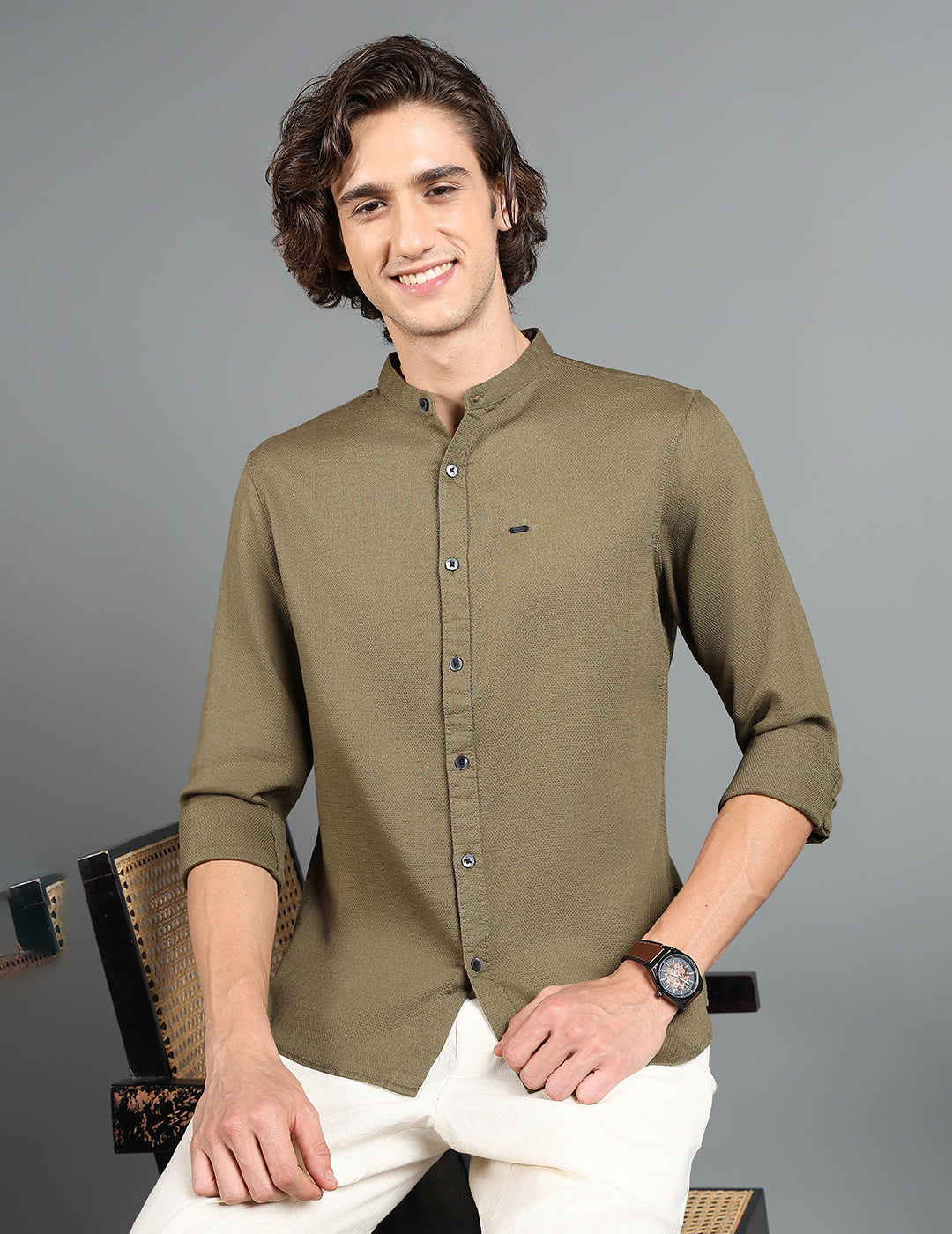 IDENTITI Men Slim Fit Mandarin Collar Solid Shirt In Olive Green
