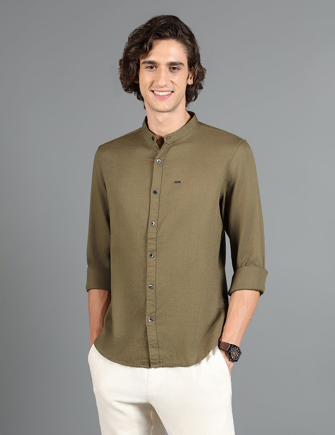 IDENTITI Men Slim Fit Mandarin Collar Solid Shirt In Olive Green