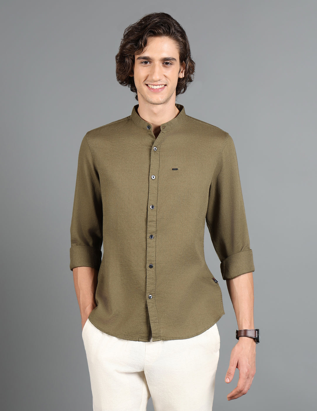 IDENTITI Men Slim Fit Mandarin Collar Solid Shirt In Olive Green