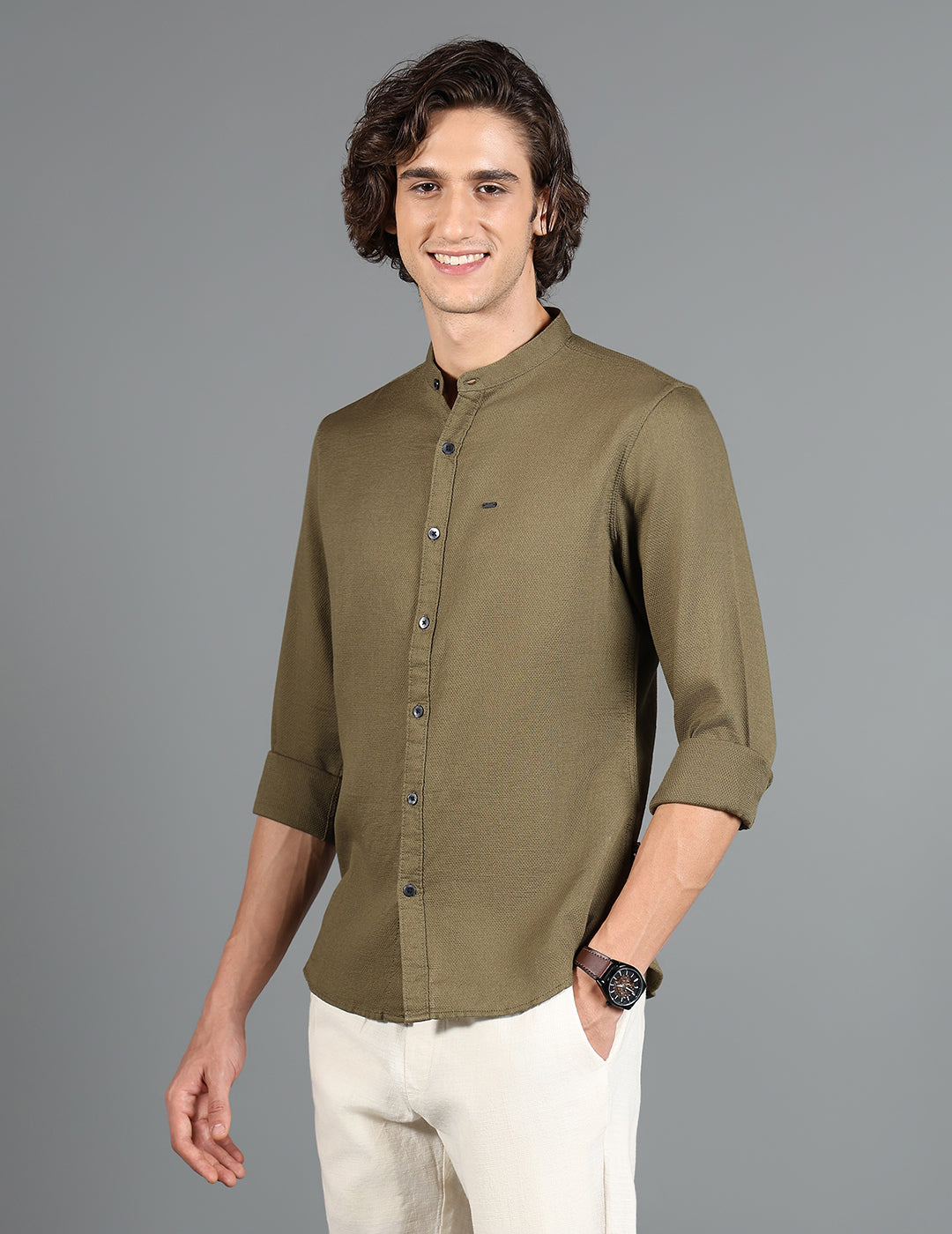 IDENTITI Men Slim Fit Mandarin Collar Solid Shirt In Olive Green