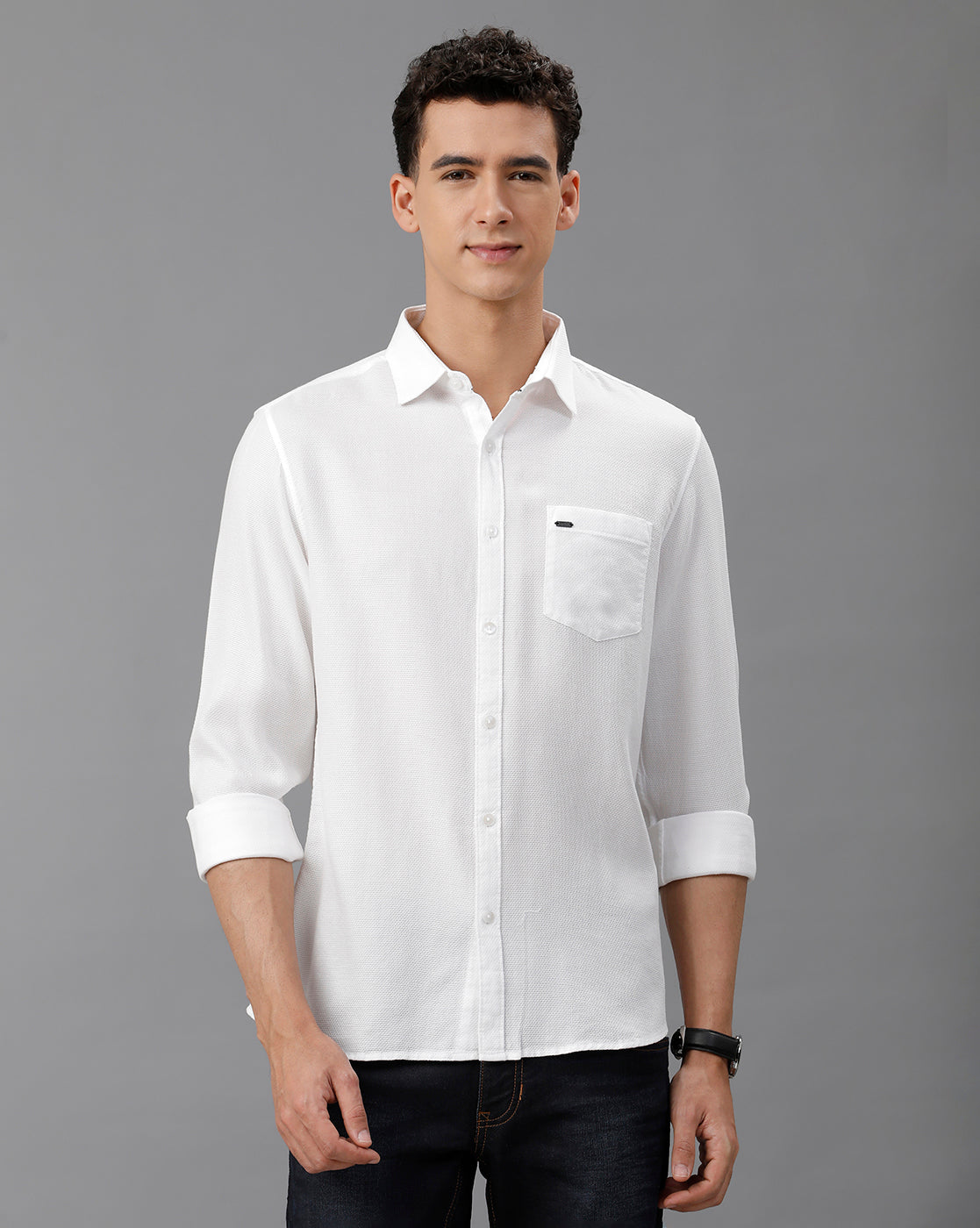 IDENTITI Men Slim Fit Regular Collar Solid Shirt In White.