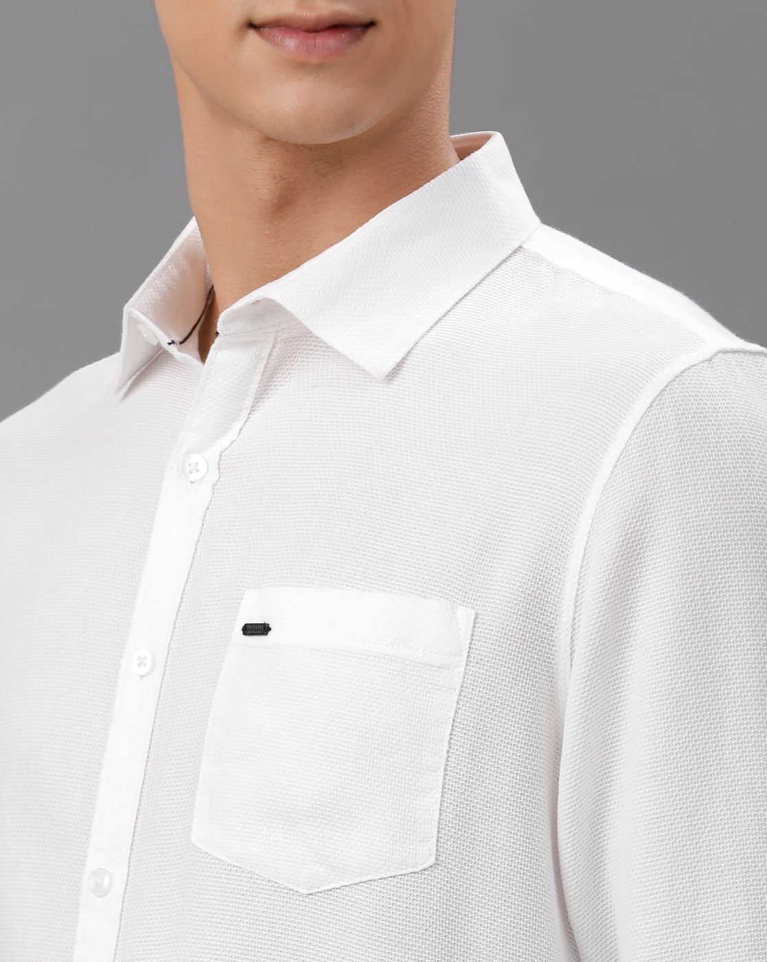 IDENTITI Men Slim Fit Regular Collar Solid Shirt In White.