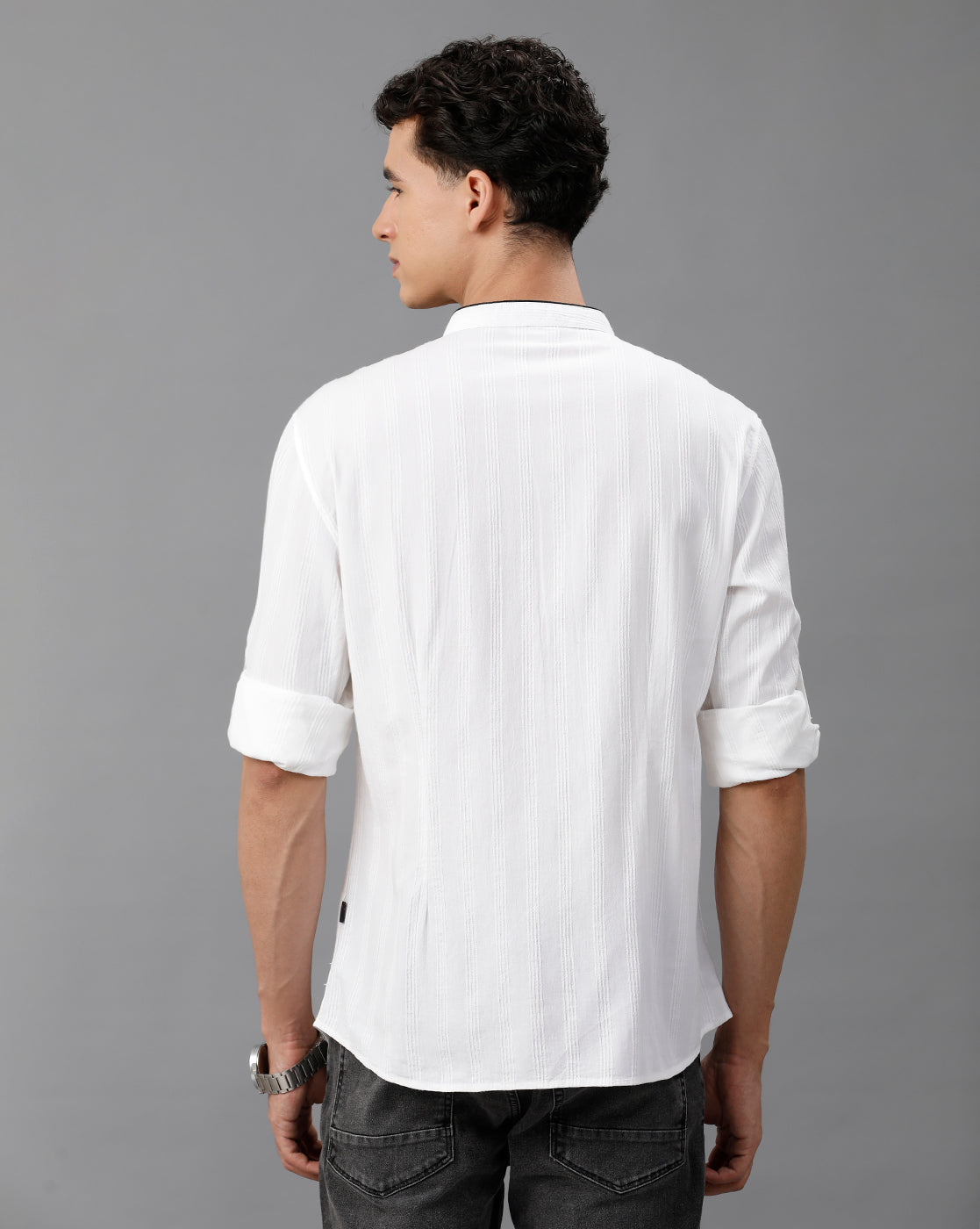 IDENTITI Men Slim Fit Mandarin Collar Solid Shirt In White.