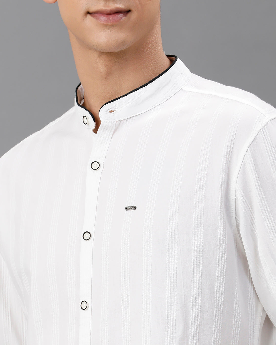 IDENTITI Men Slim Fit Mandarin Collar Solid Shirt In White.