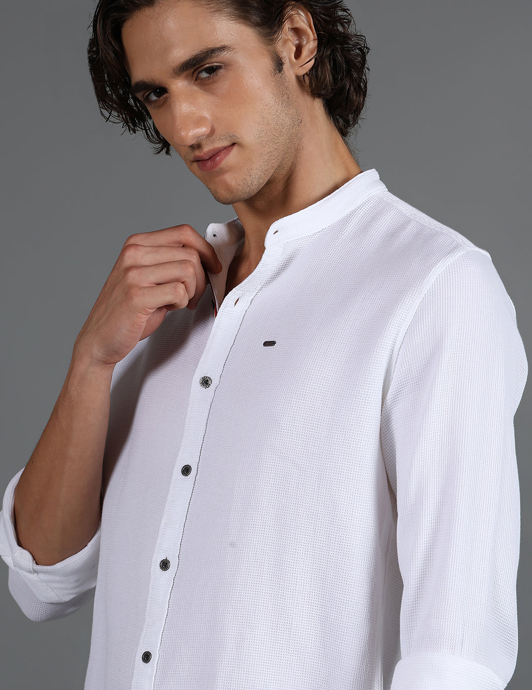 IDENTITI Men Slim Fit Mandarin Collar Solid Shirt In White
