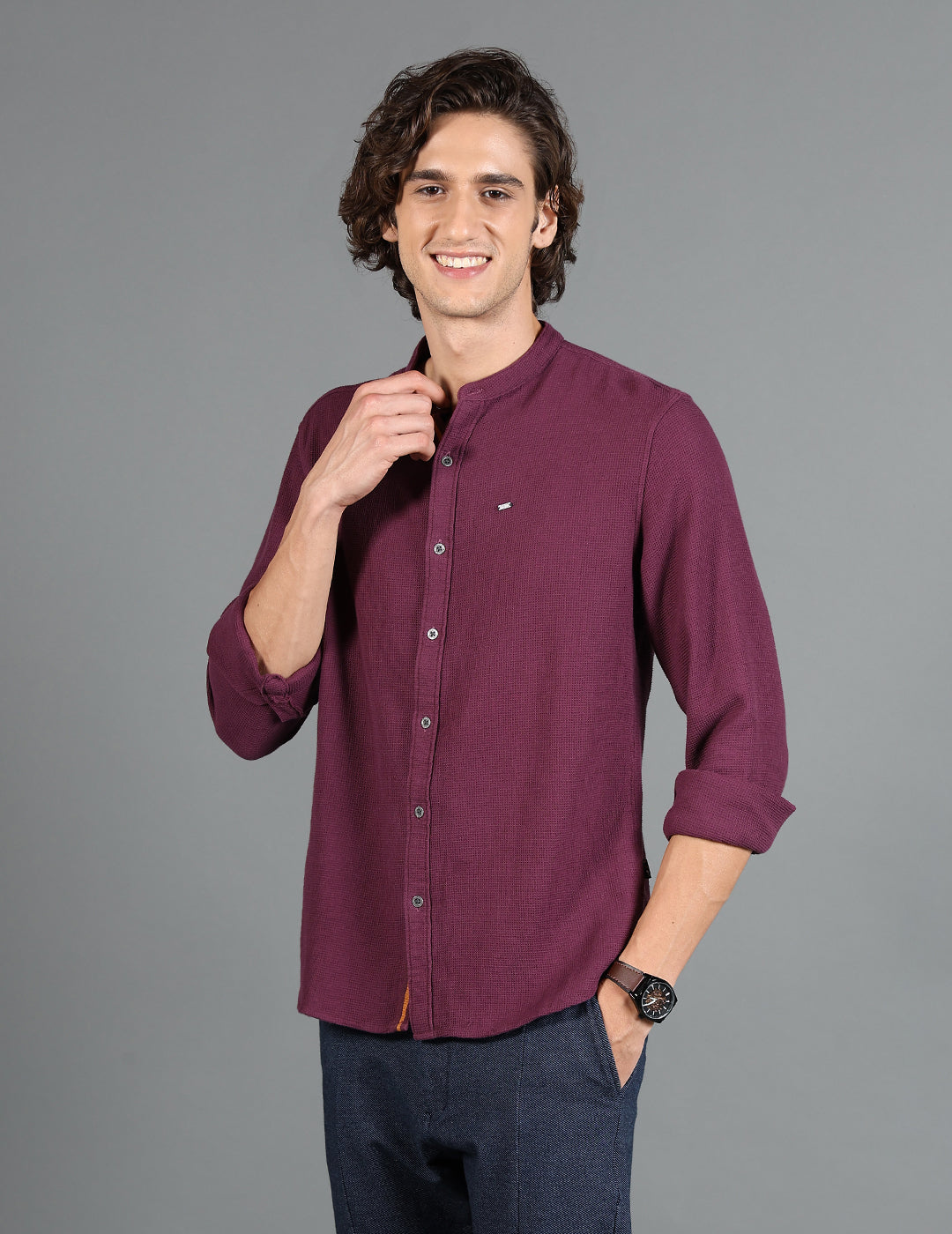 IDENTITI Men Slim Fit Mandarin Collar Solid Shirt In Purple