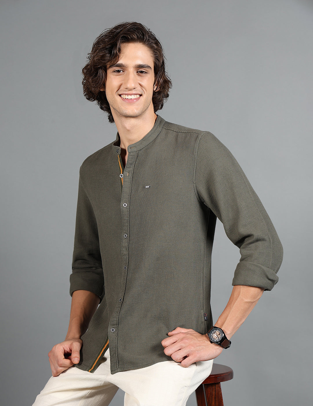 IDENTITI Men Slim Fit Mandarin Collar Solid Shirt In Olive Green