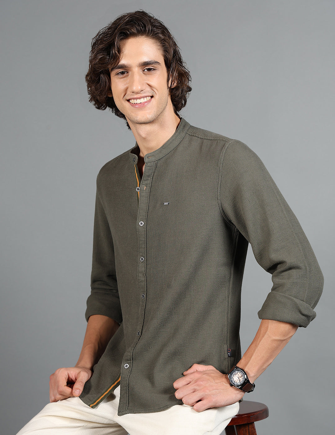 IDENTITI Men Slim Fit Mandarin Collar Solid Shirt In Olive Green