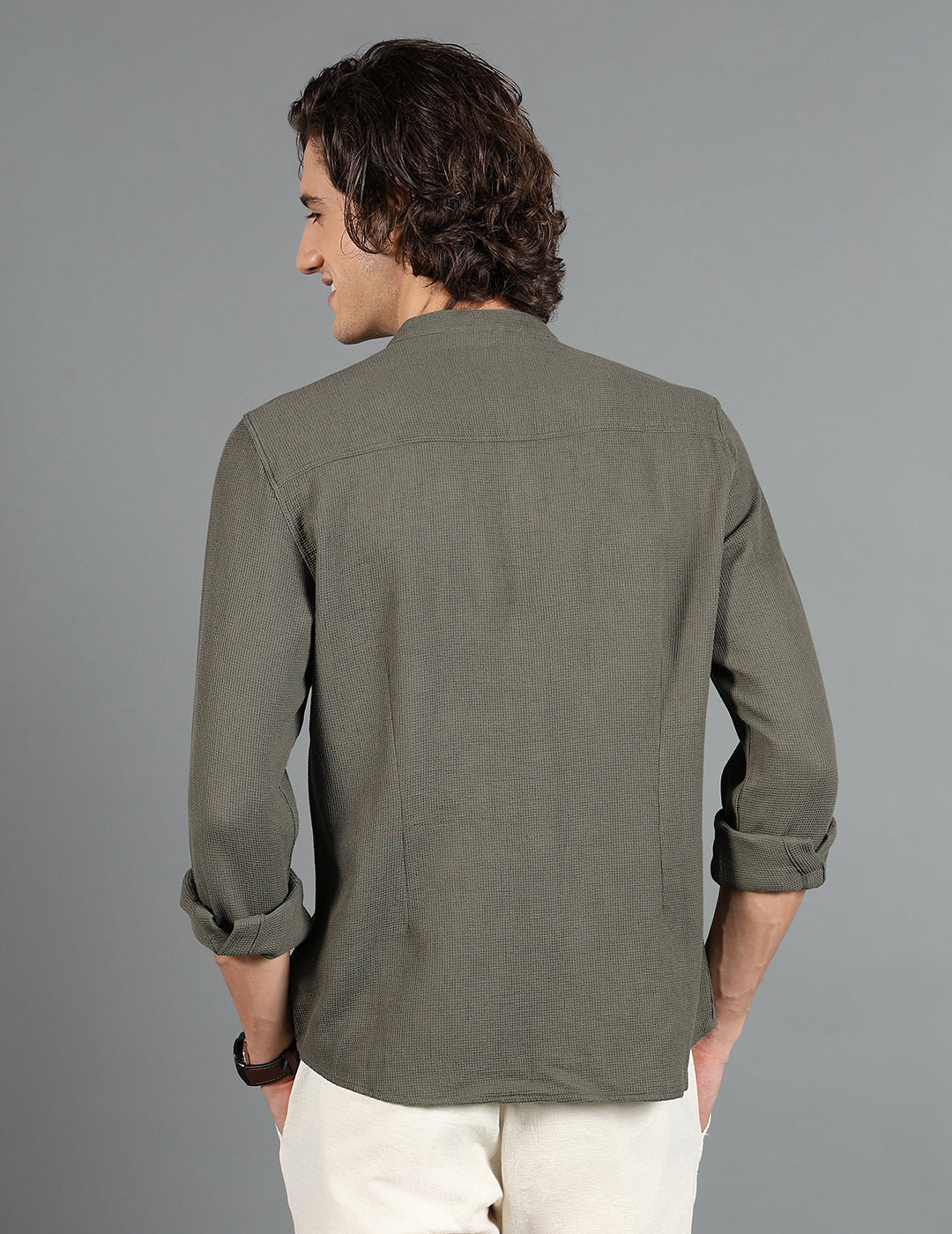 IDENTITI Men Slim Fit Mandarin Collar Solid Shirt In Olive Green