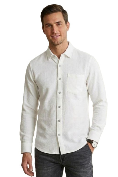 IDENTITI Men Slim Fit Spread Collar Solid Shirt In White.