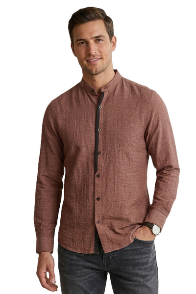IDENTITI Men Slim Fit Mandarin Collar Solid Shirt In Onion.