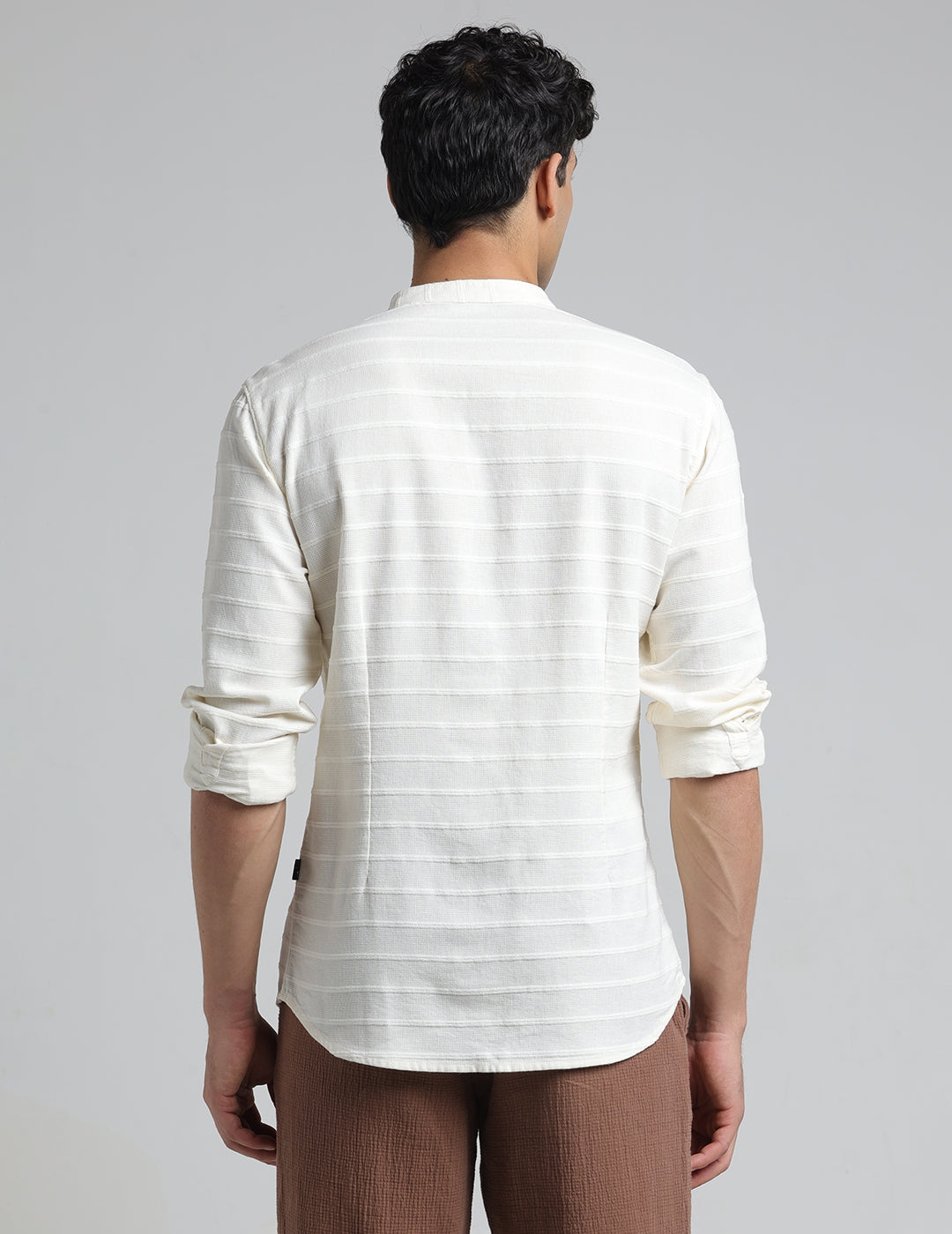 IDENTITI Men Slim Fit Mandarin Collar Solid Shirt In Offwhite.