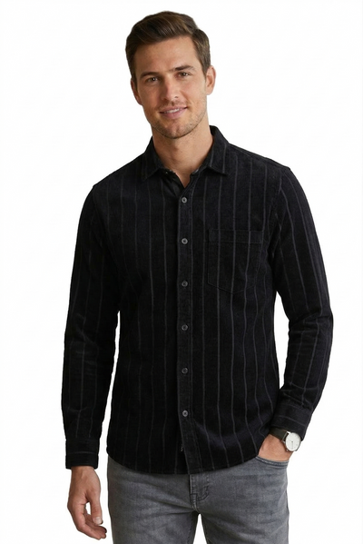 IDENTITI Men Slim Fit Spread Collar Solid Shirt In Black.