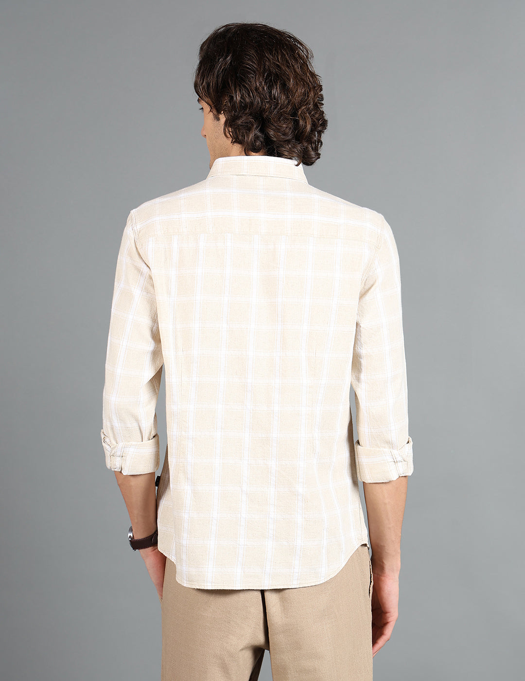 IDENTITI Men Slim Fit Regular Collar Checks Shirt In Beige.