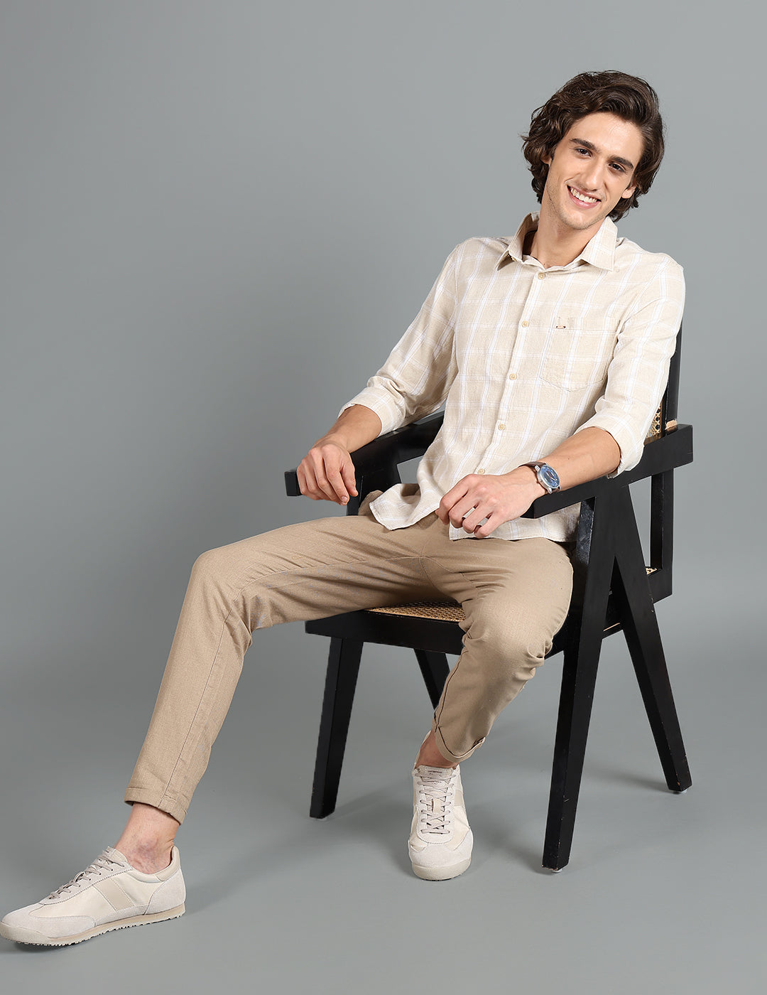 IDENTITI Men Slim Fit Regular Collar Checks Shirt In Beige.