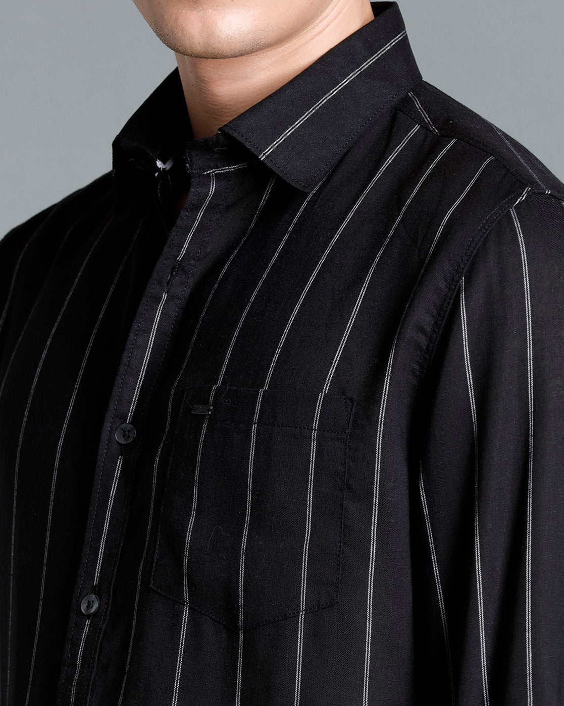 IDENTITI Men Slim Fit Regular Collar Striped Shirt In Black