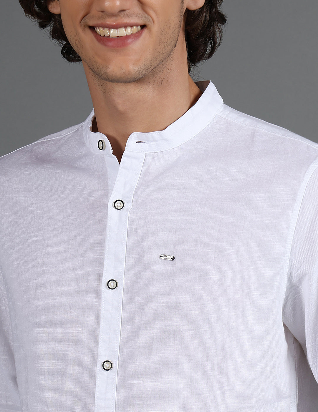 IDENTITI Men Slim Fit Mandarin Collar Solid Shirt In White.