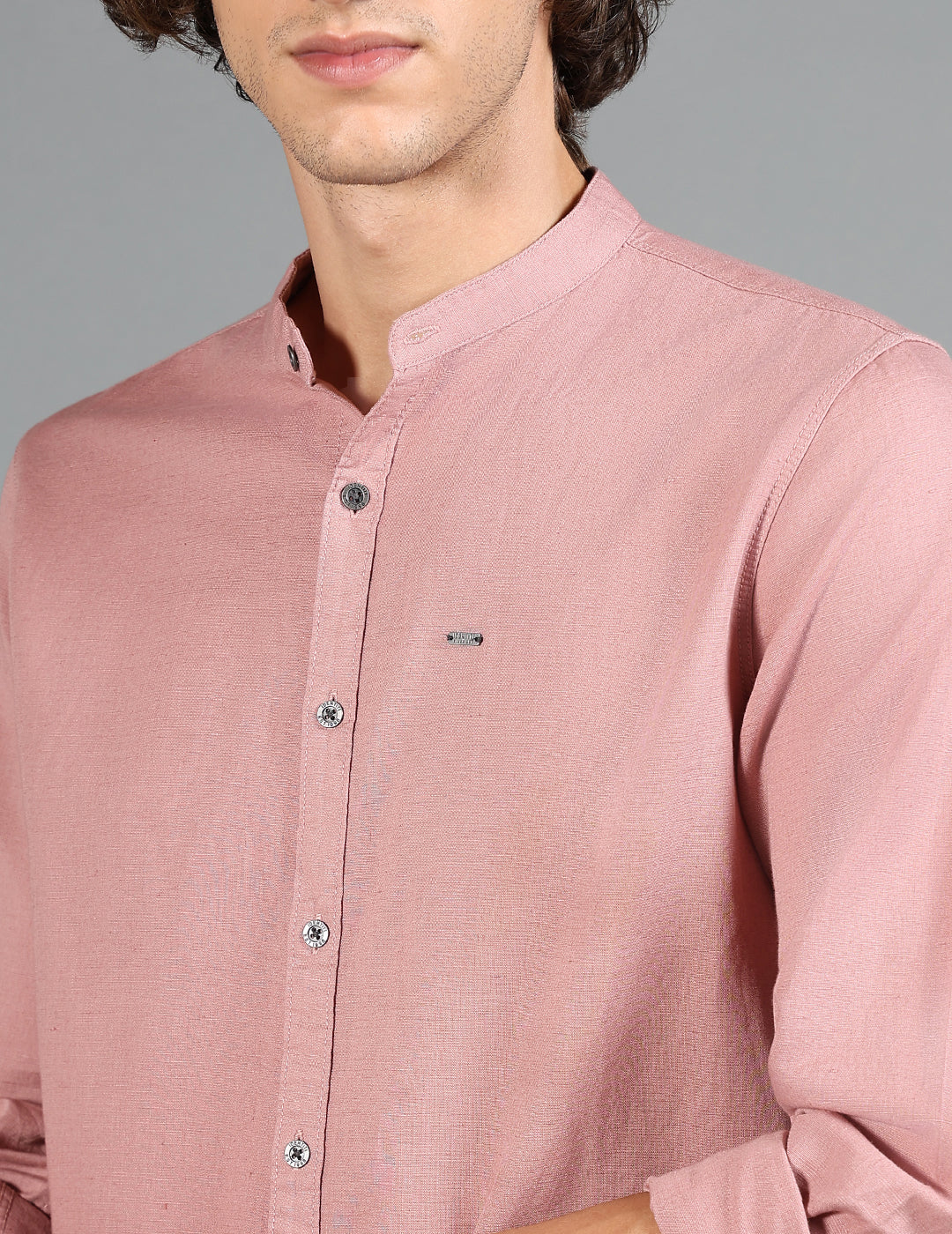 IDENTITI Men Slim Fit Mandarin Collar Solid Shirt In Onion.