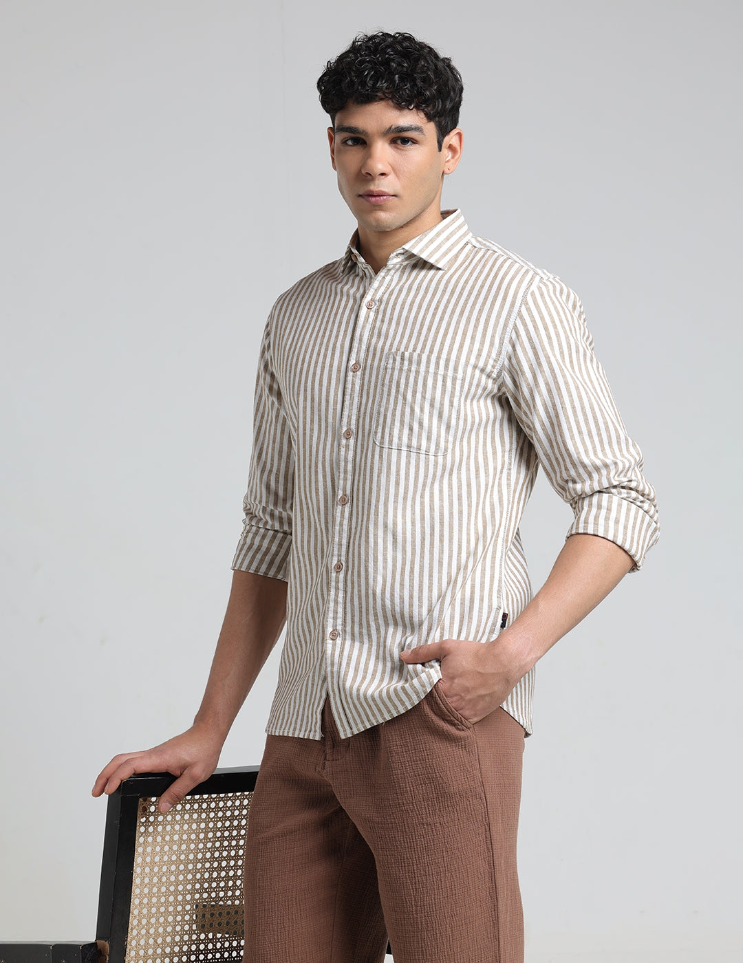 IDENTITI Men Slim Fit Cutaway Collar Striped Shirt In Beige.