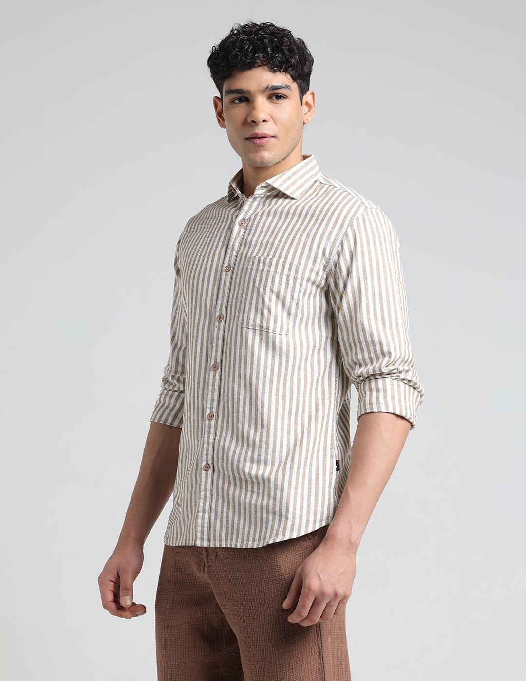 IDENTITI Men Slim Fit Cutaway Collar Striped Shirt In Beige.