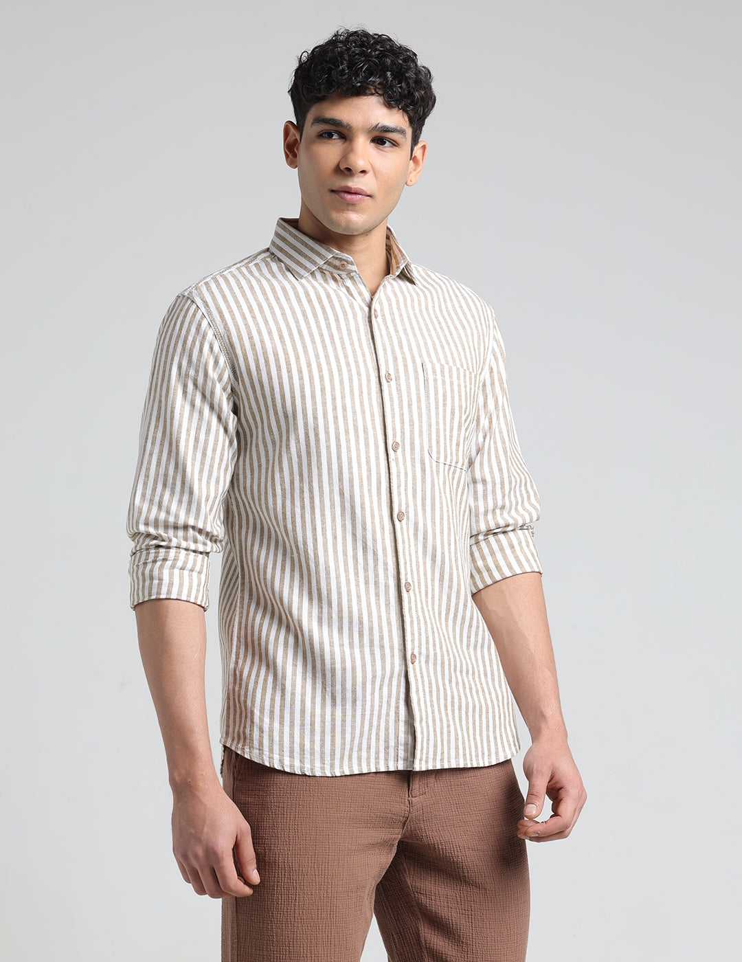 IDENTITI Men Slim Fit Cutaway Collar Striped Shirt In Beige.