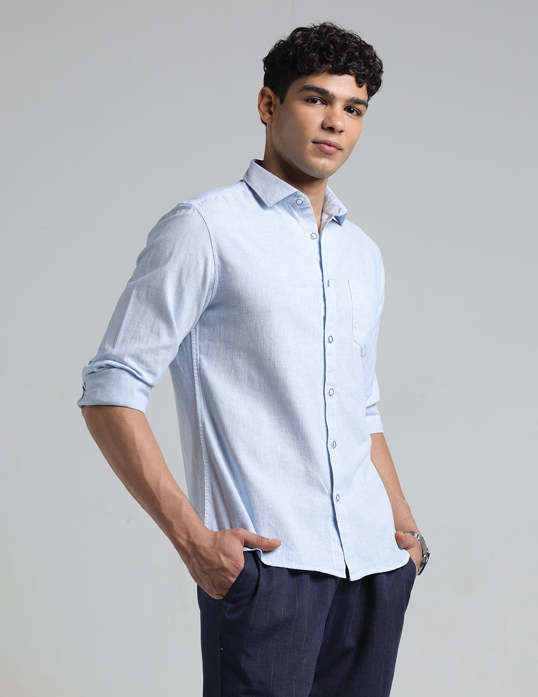IDENTITI Men Slim Fit Cutaway Collar Striped Shirt In Blue.