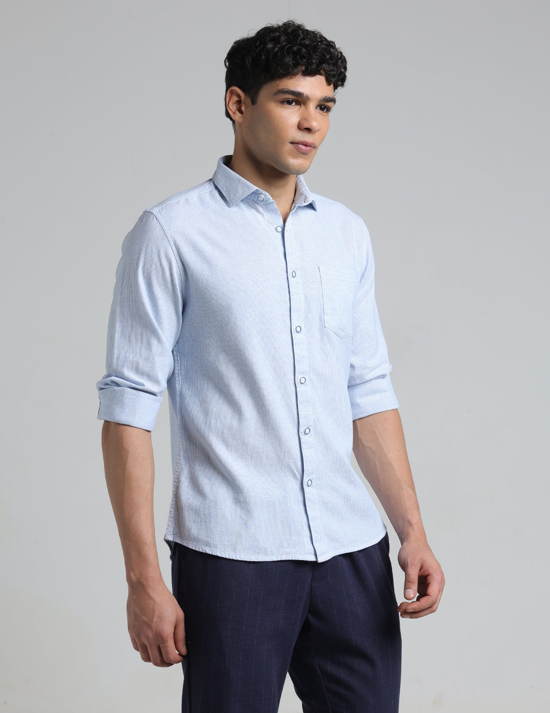 IDENTITI Men Slim Fit Cutaway Collar Striped Shirt In Blue.