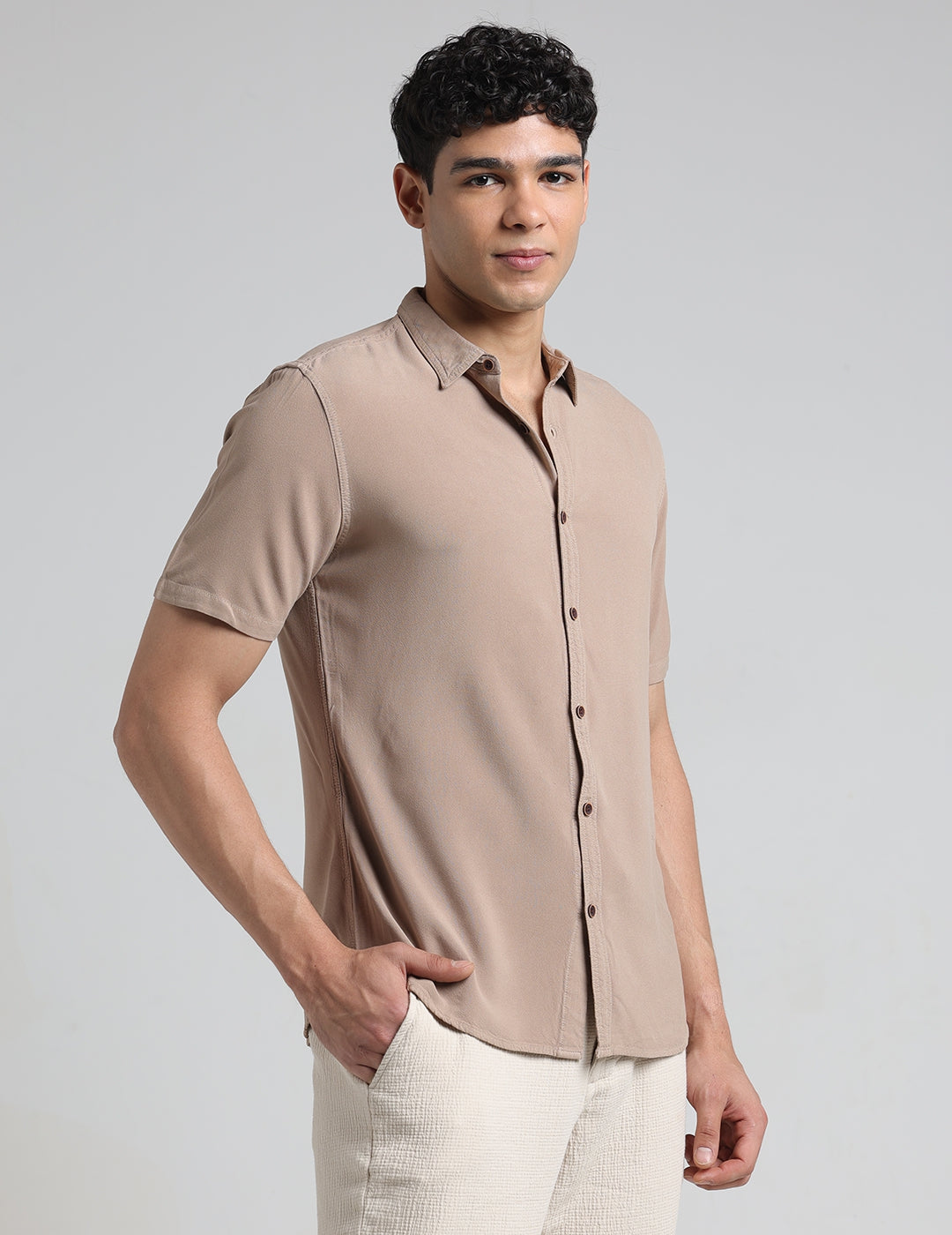 IDENTITI Men Slim Fit Regular Collar Solid Shirt In Sand.