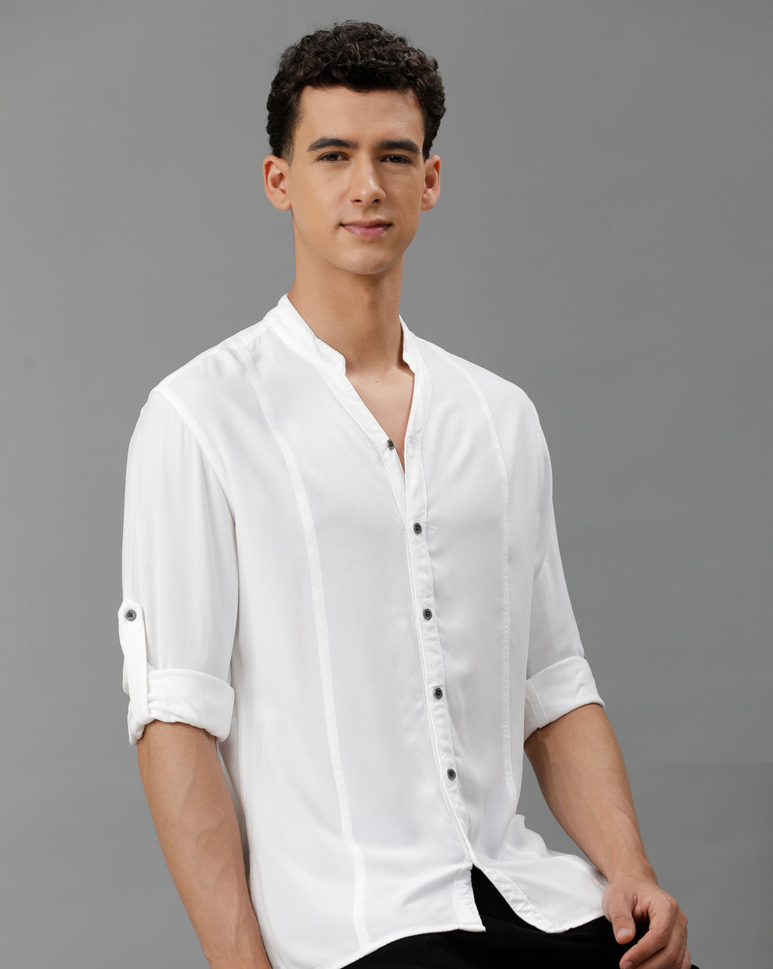 IDENTITI Men Slim Fit Mandarin Collar Solid Shirt In White.