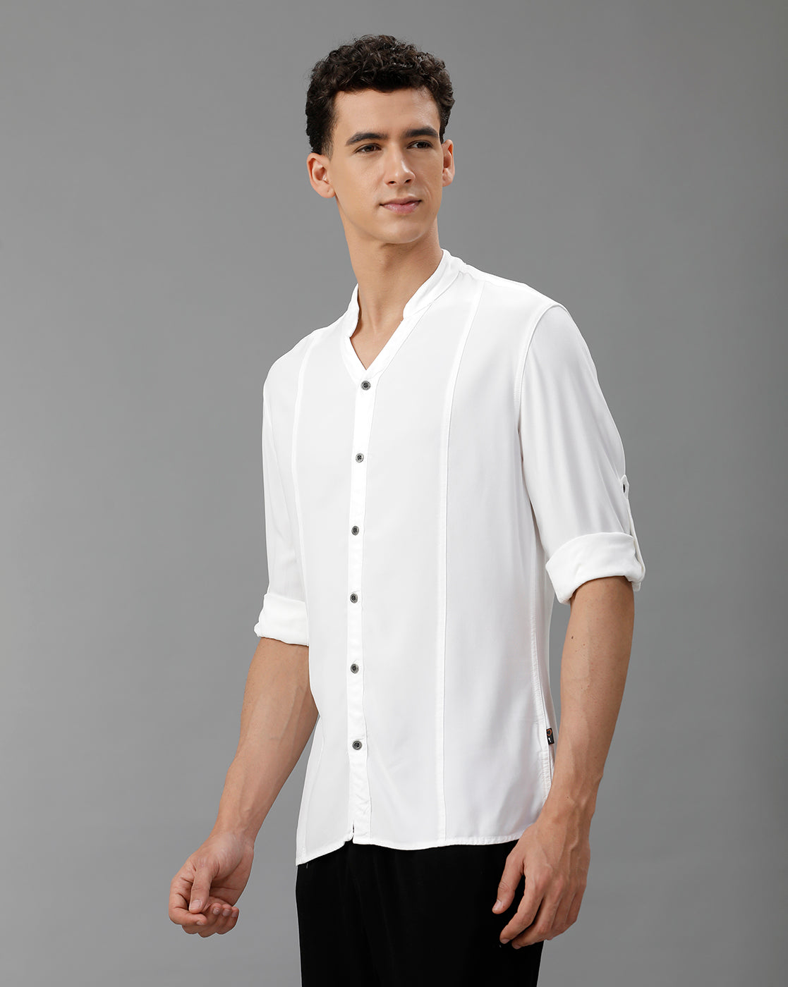 IDENTITI Men Slim Fit Mandarin Collar Solid Shirt In White.