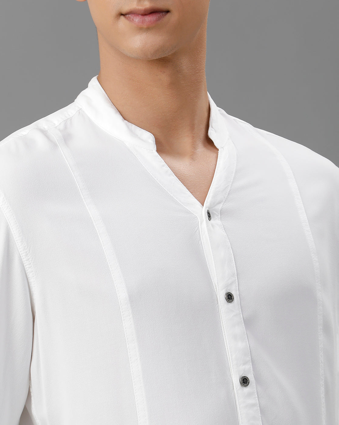 IDENTITI Men Slim Fit Mandarin Collar Solid Shirt In White.